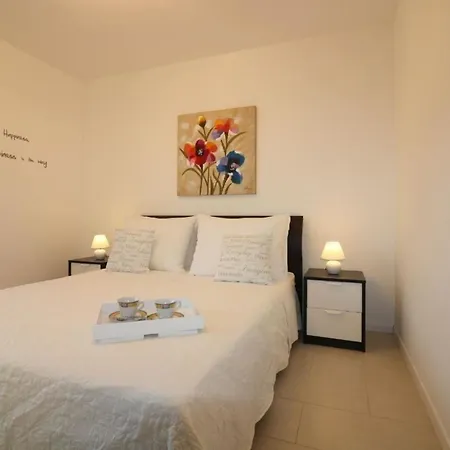 Appartement In Stadtzentrum Mit Meerblick *
